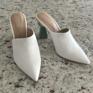 Brand new shows. Detailed heel. Fashionable and make a statement